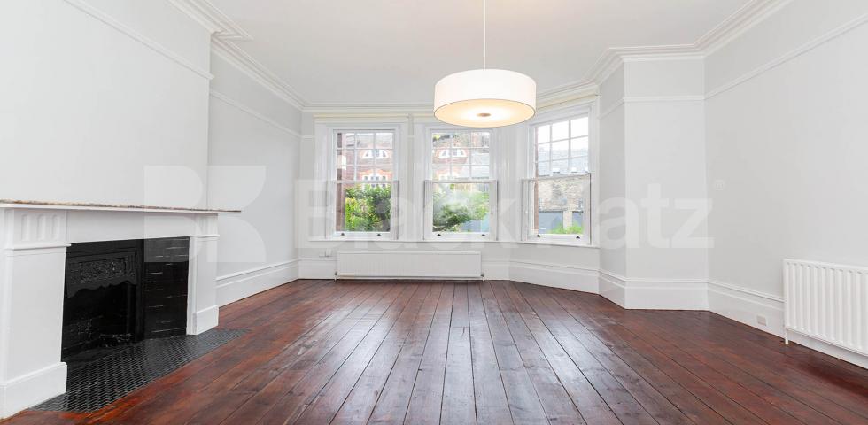 			3 Bedroom, 1 bath, 1 reception Apartment			 Hornsey Lane, Highgate